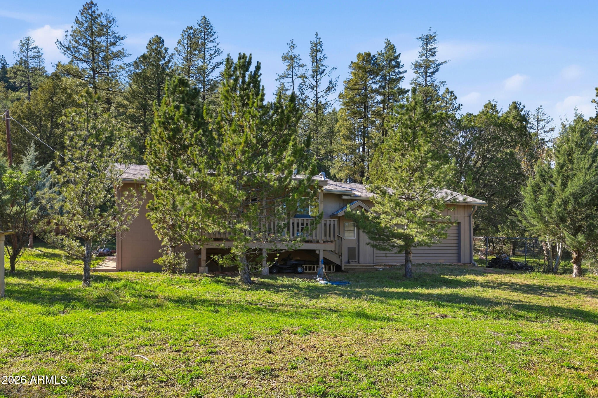 413 W BLACKBERRY Lane