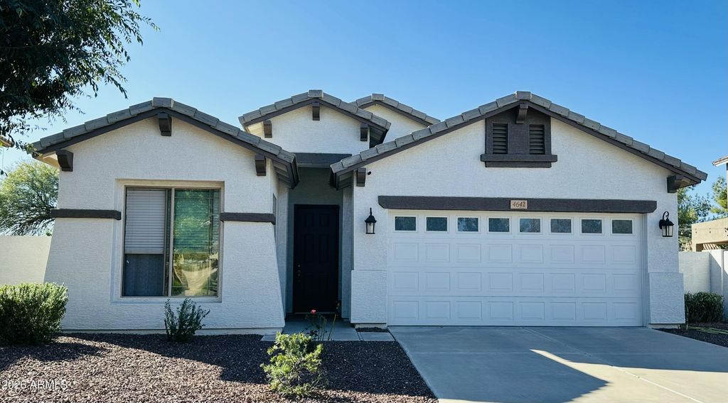 Photo of 4642 S Cobblestone Street, Gilbert, AZ 85297 (MLS # 6965613)