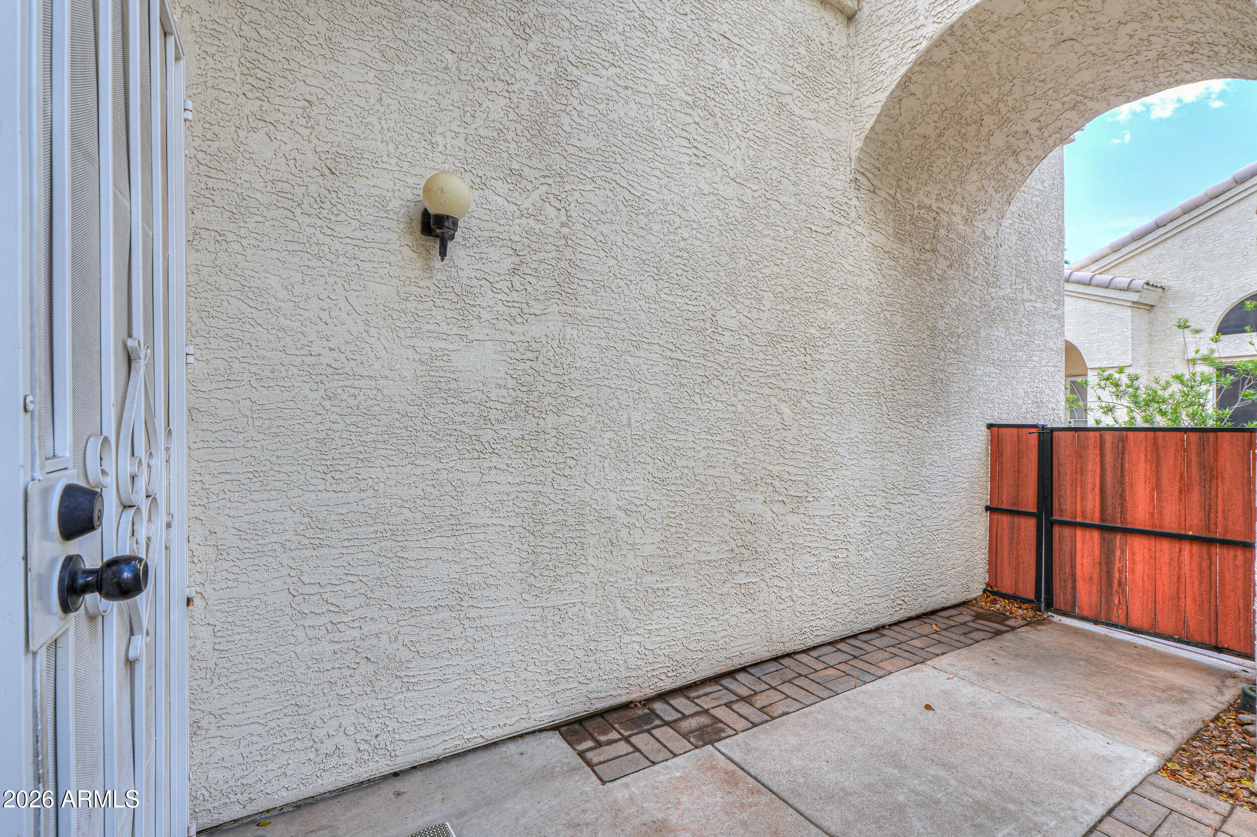 2100 W LEMON TREE Place 3