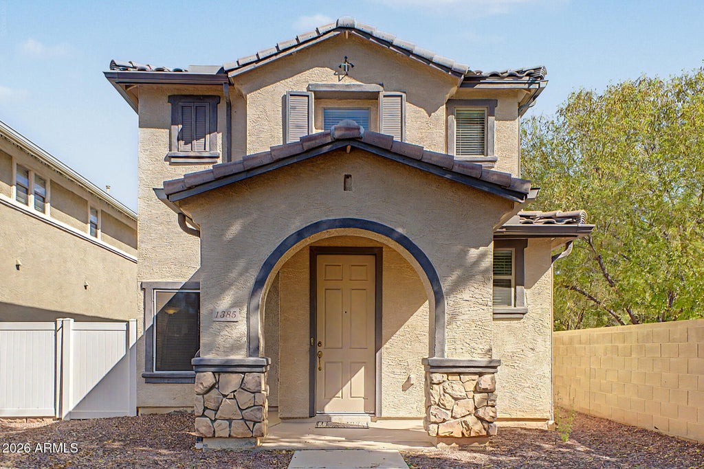 Photo of 1385 S Joshua Tree Lane, Gilbert, AZ 85296 (MLS # 7081905)