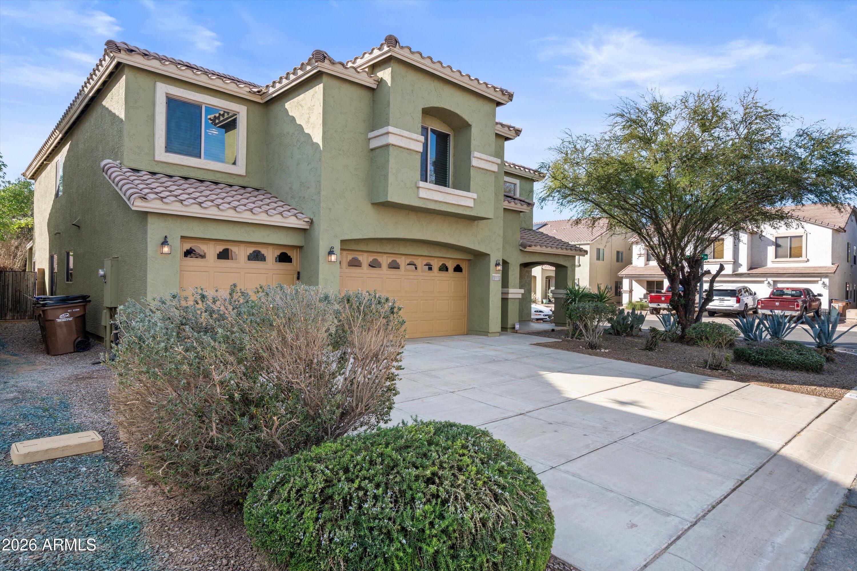 1231 W OCOTILLO Street