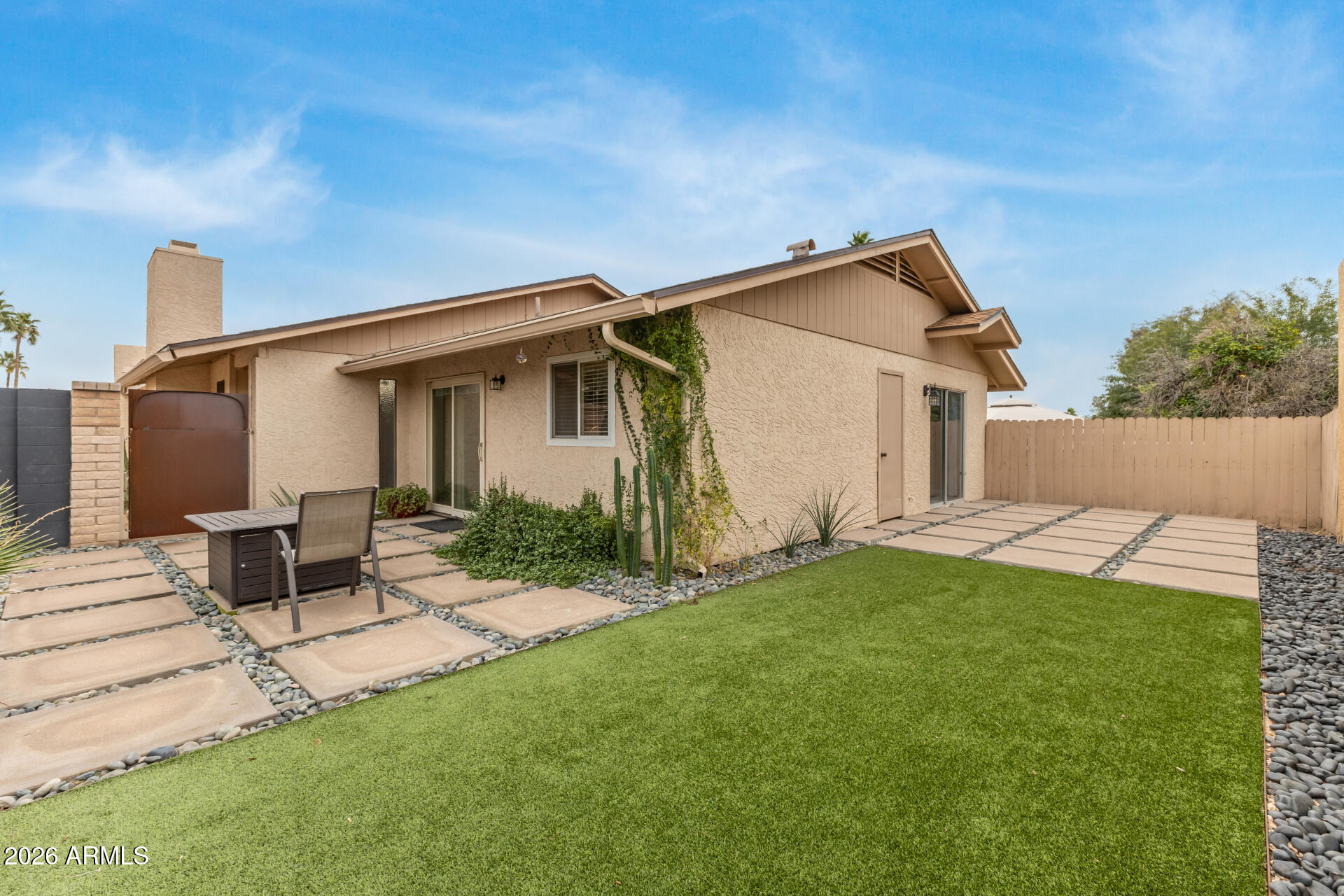 8695 E DIAMOND Street