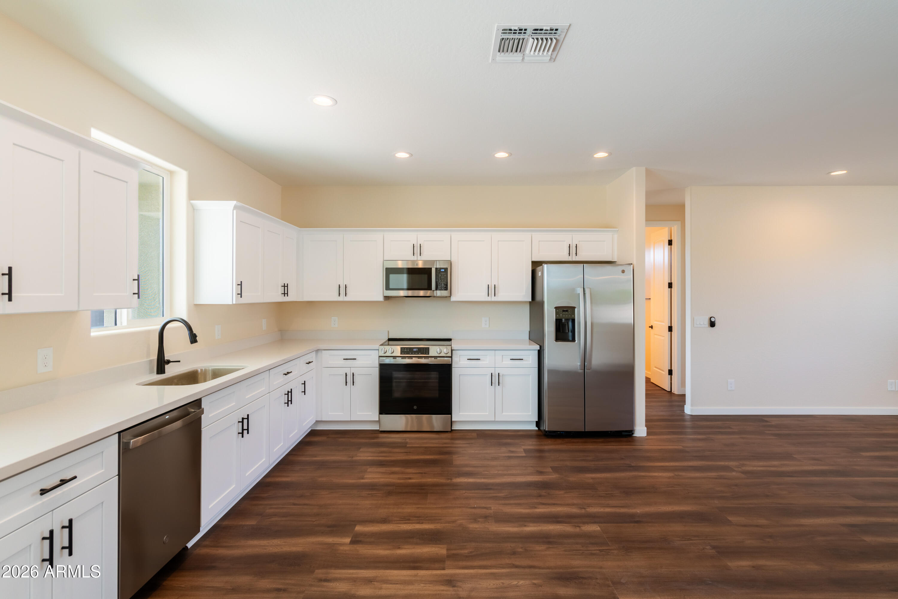 3729 E PRESERVE Drive