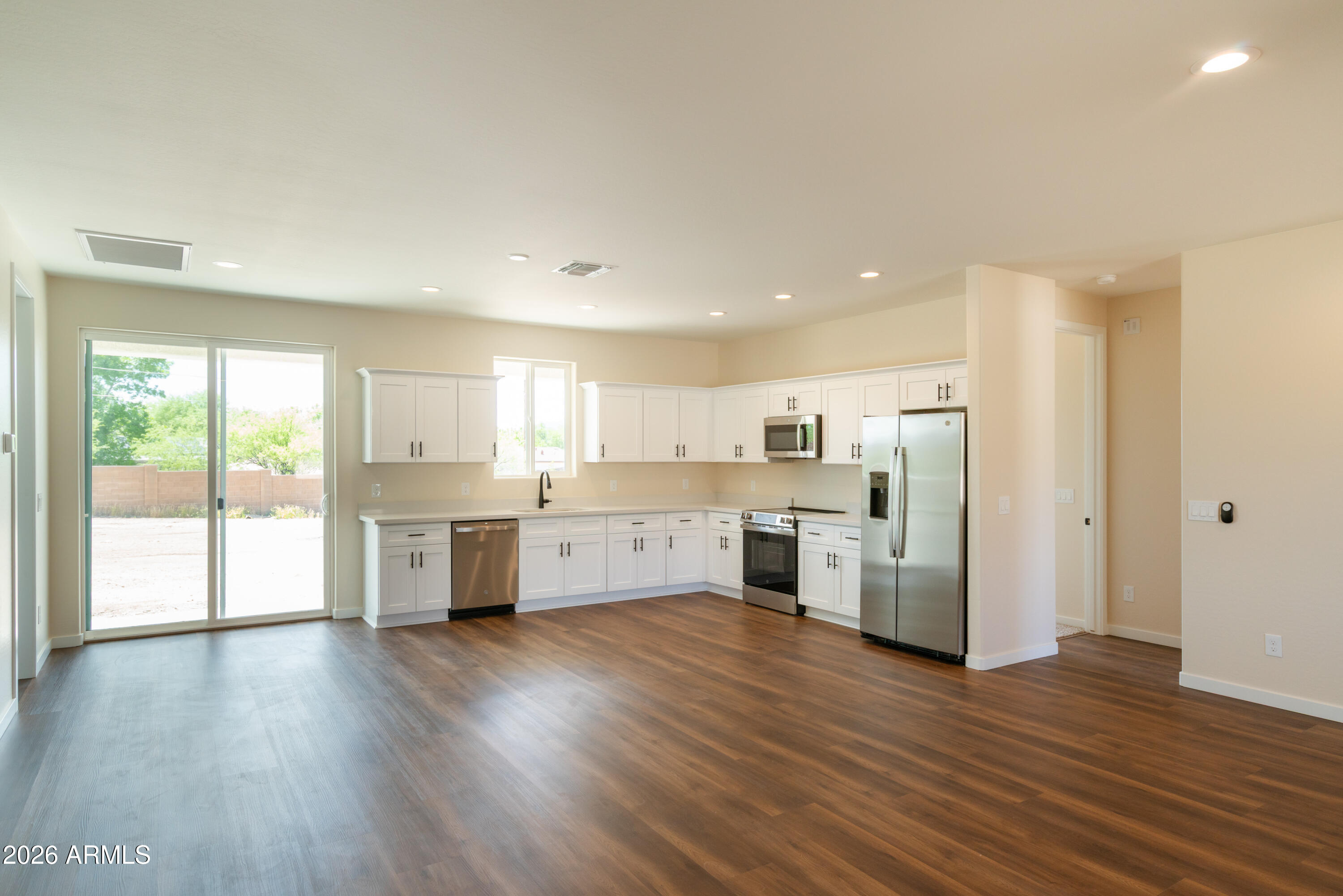 3729 E PRESERVE Drive