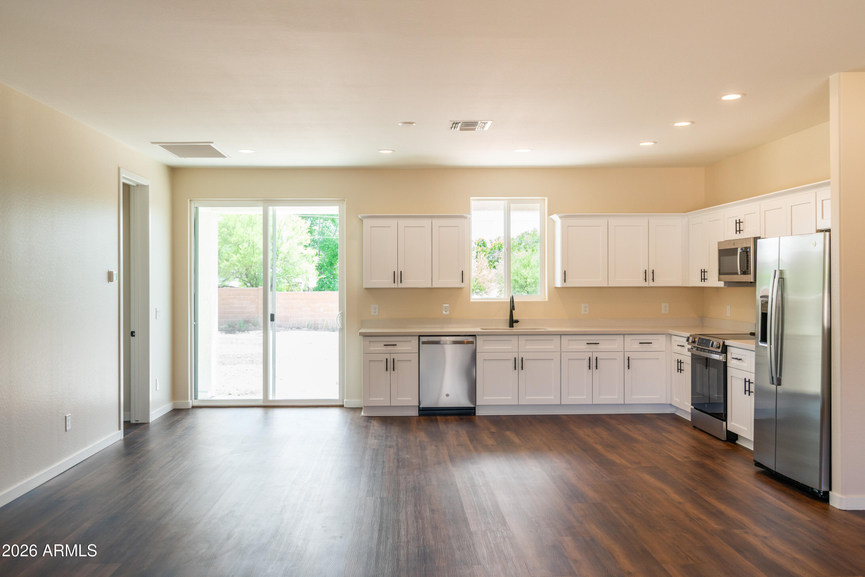 3729 E PRESERVE Drive