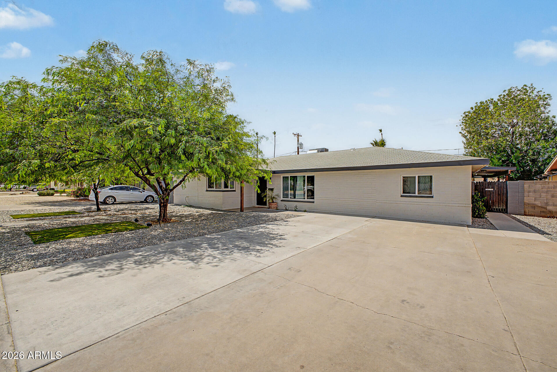 1807 W HIGHLAND Avenue