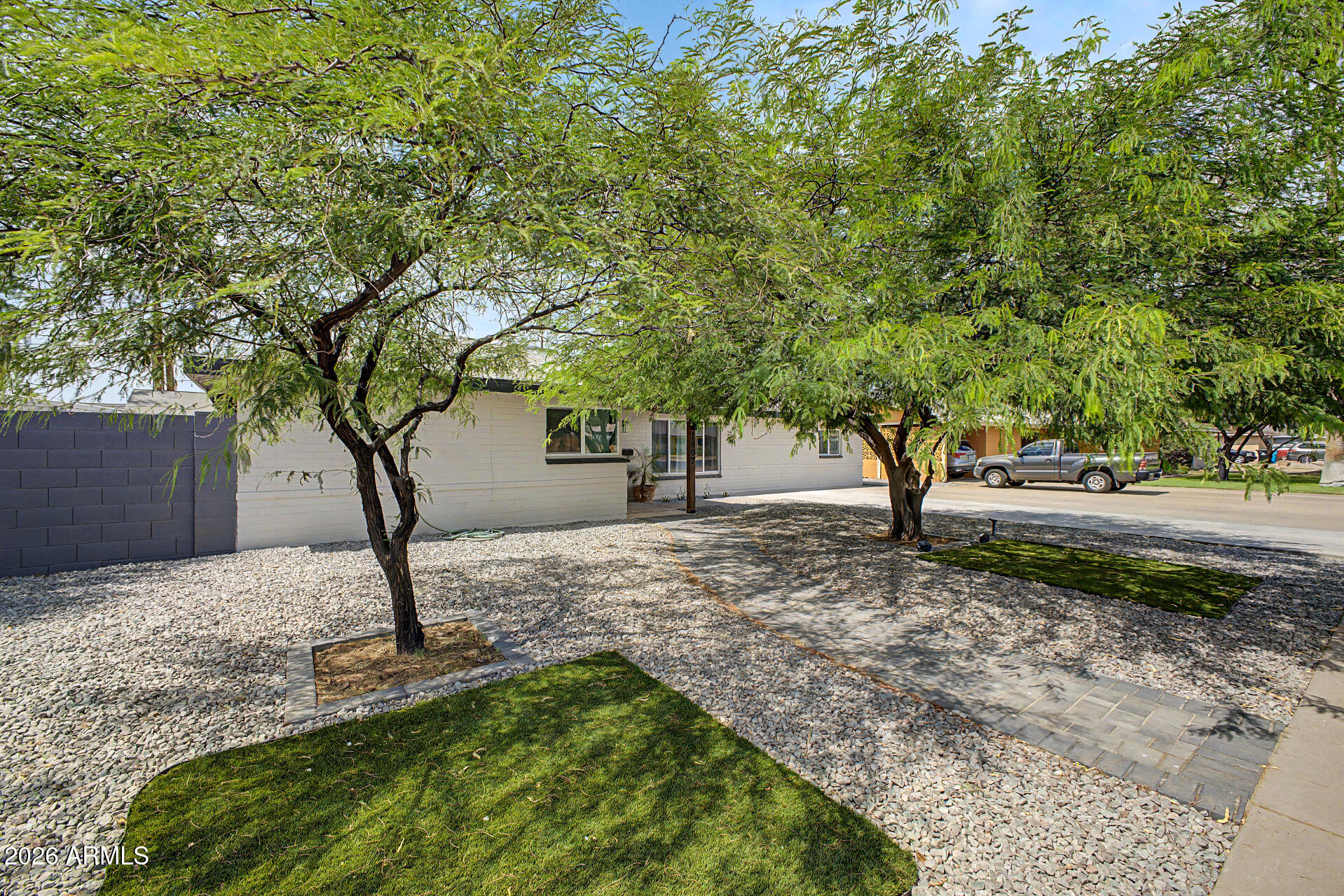 1807 W HIGHLAND Avenue