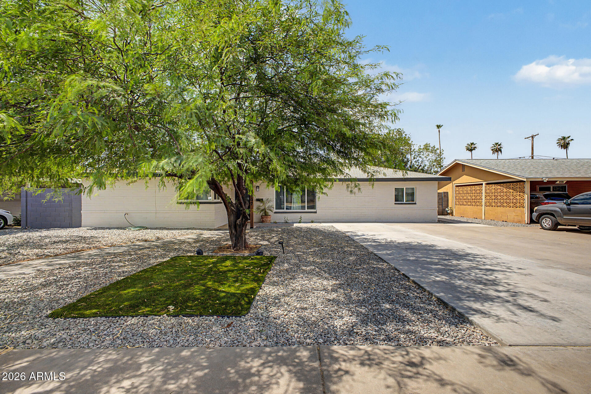 1807 W HIGHLAND Avenue