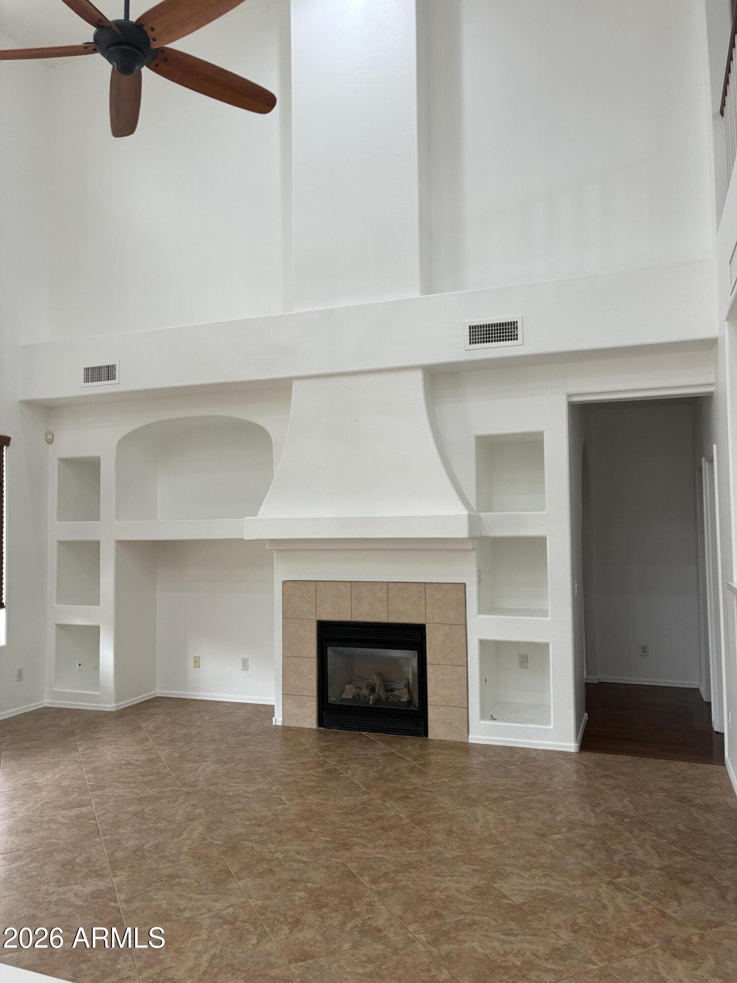 2741 W REDWOOD Lane