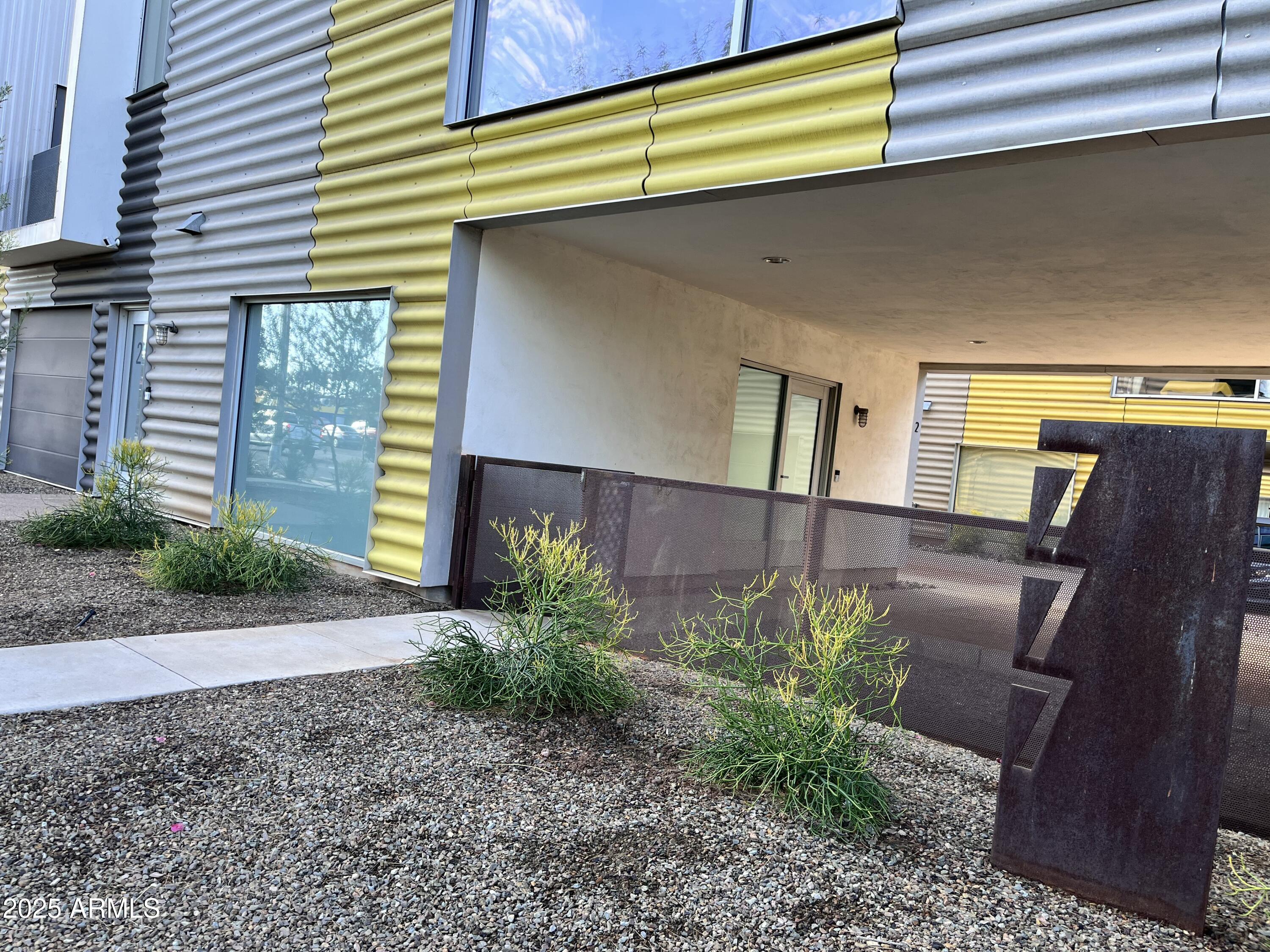 777 W ROOSEVELT Street 2