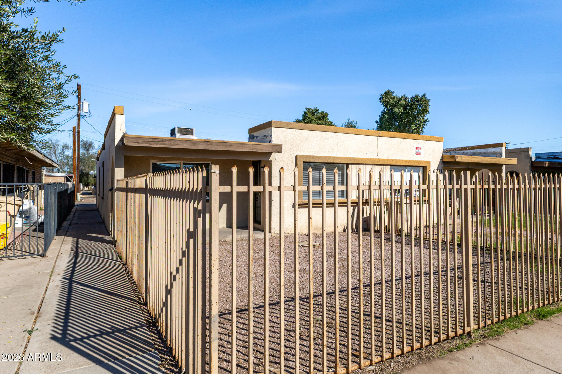 6742 W PALMAIRE Avenue