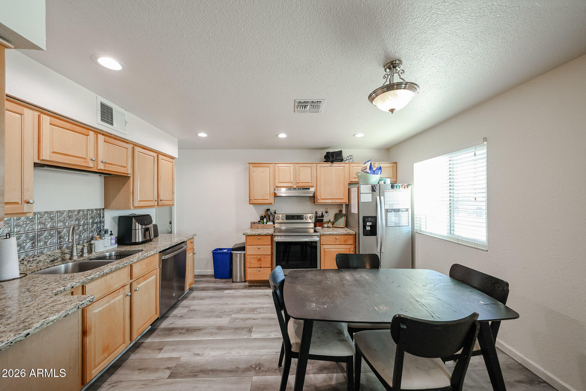 2422 E CAMINO Street