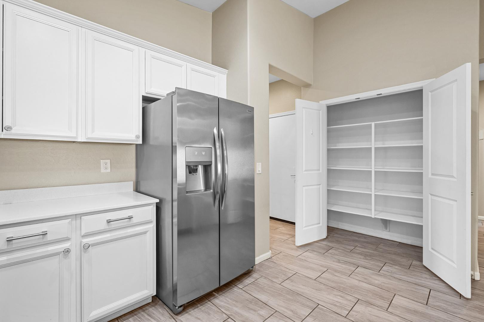 12406 W Northview Avenue