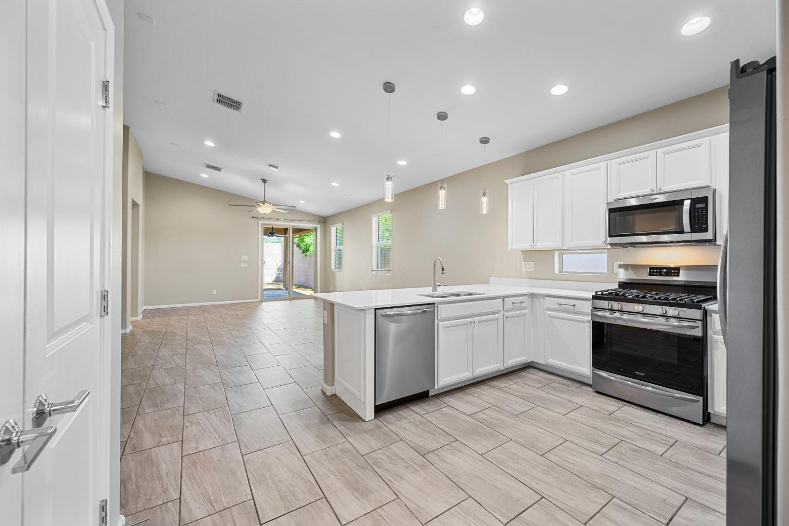 12406 W Northview Avenue