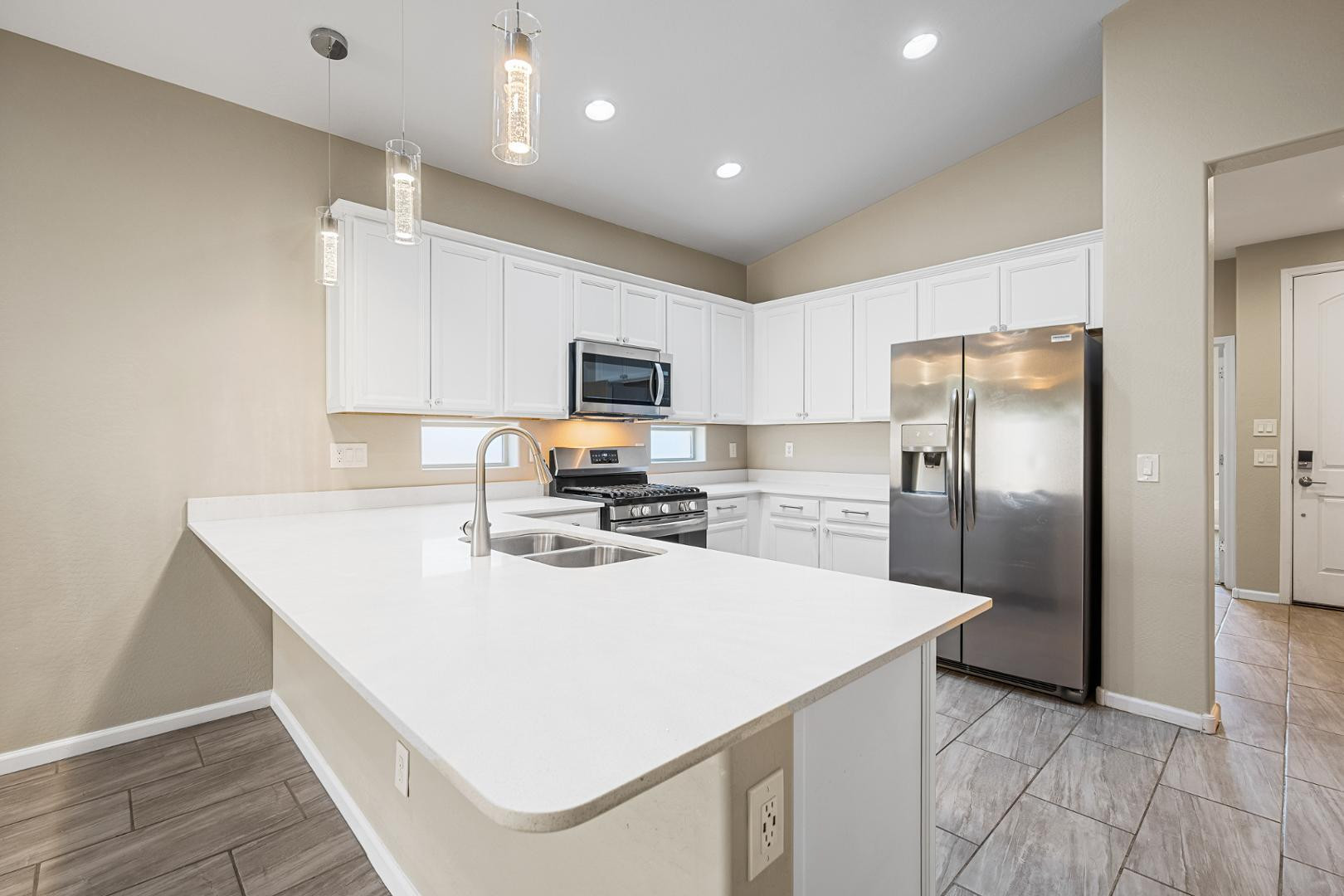 12406 W Northview Avenue