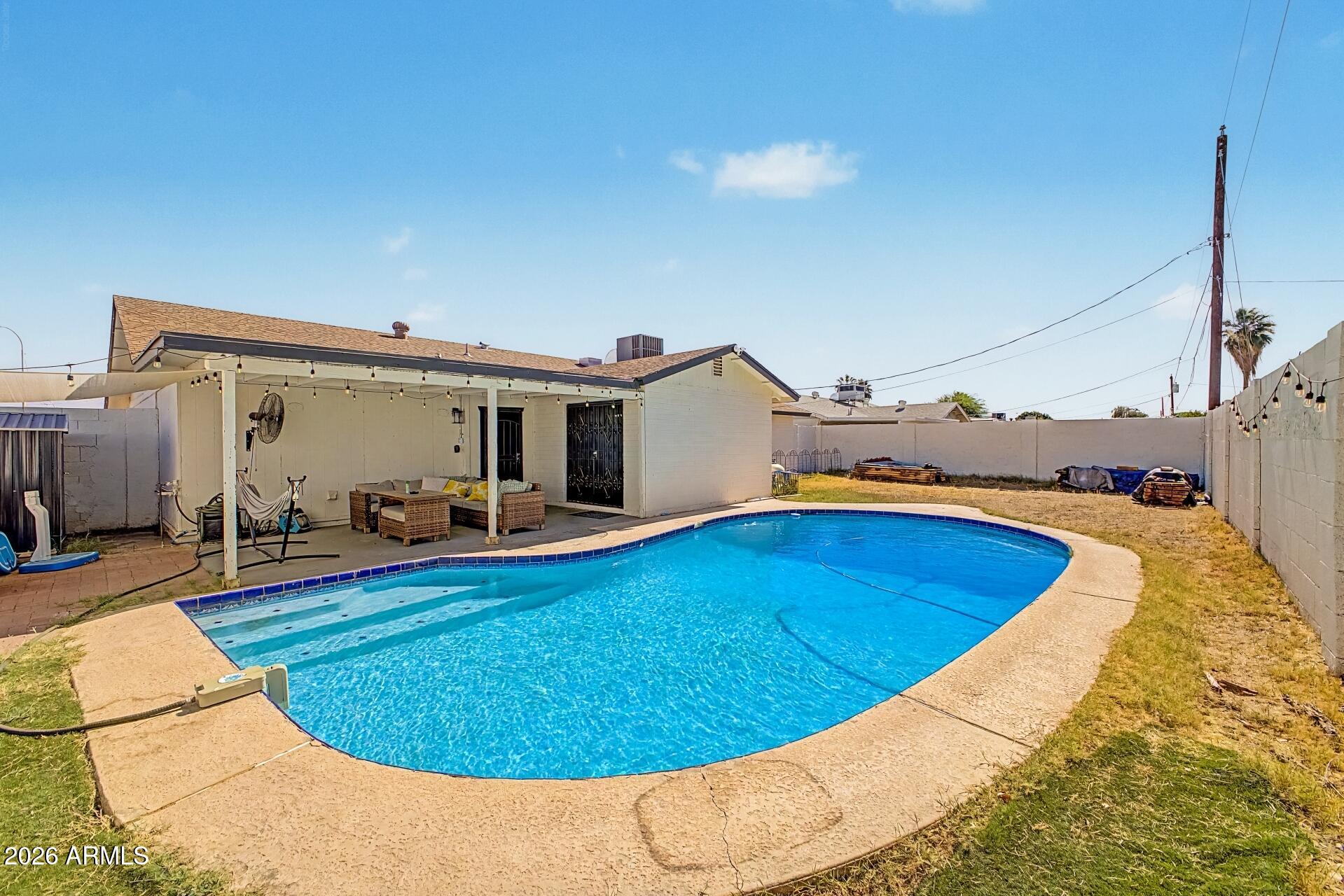 4104 W BUTLER Drive