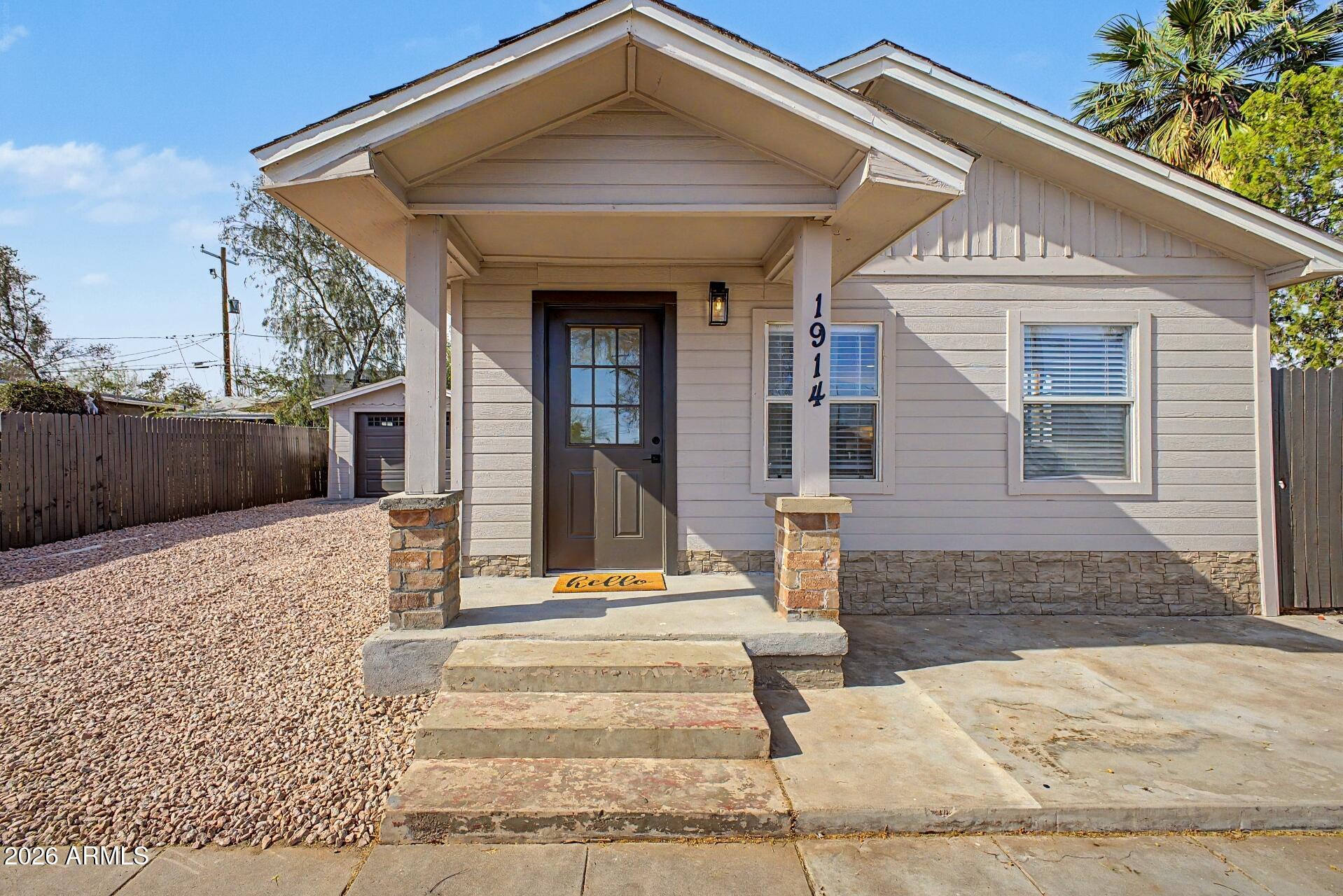 1914 E MONTE VISTA Road