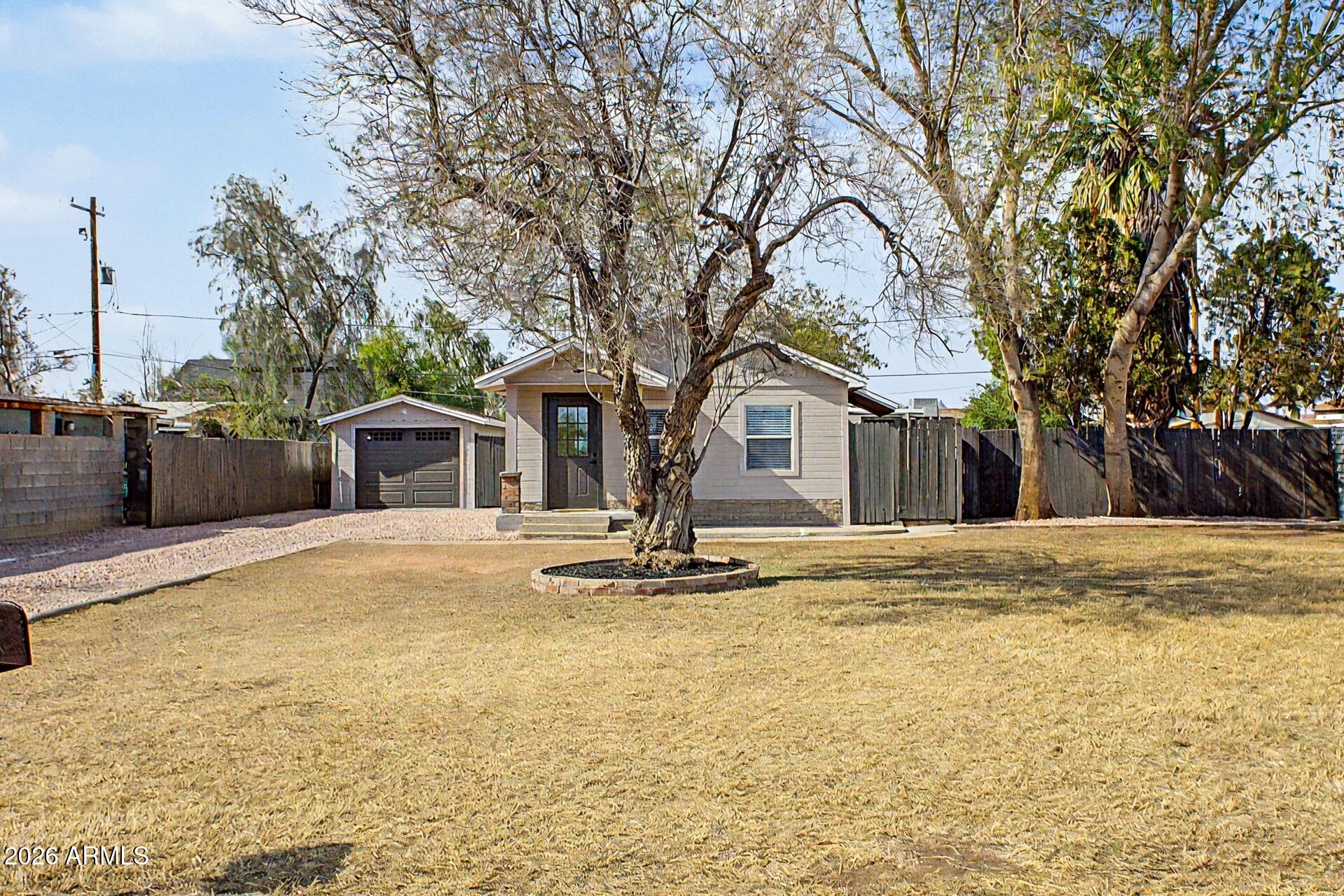 1914 E MONTE VISTA Road