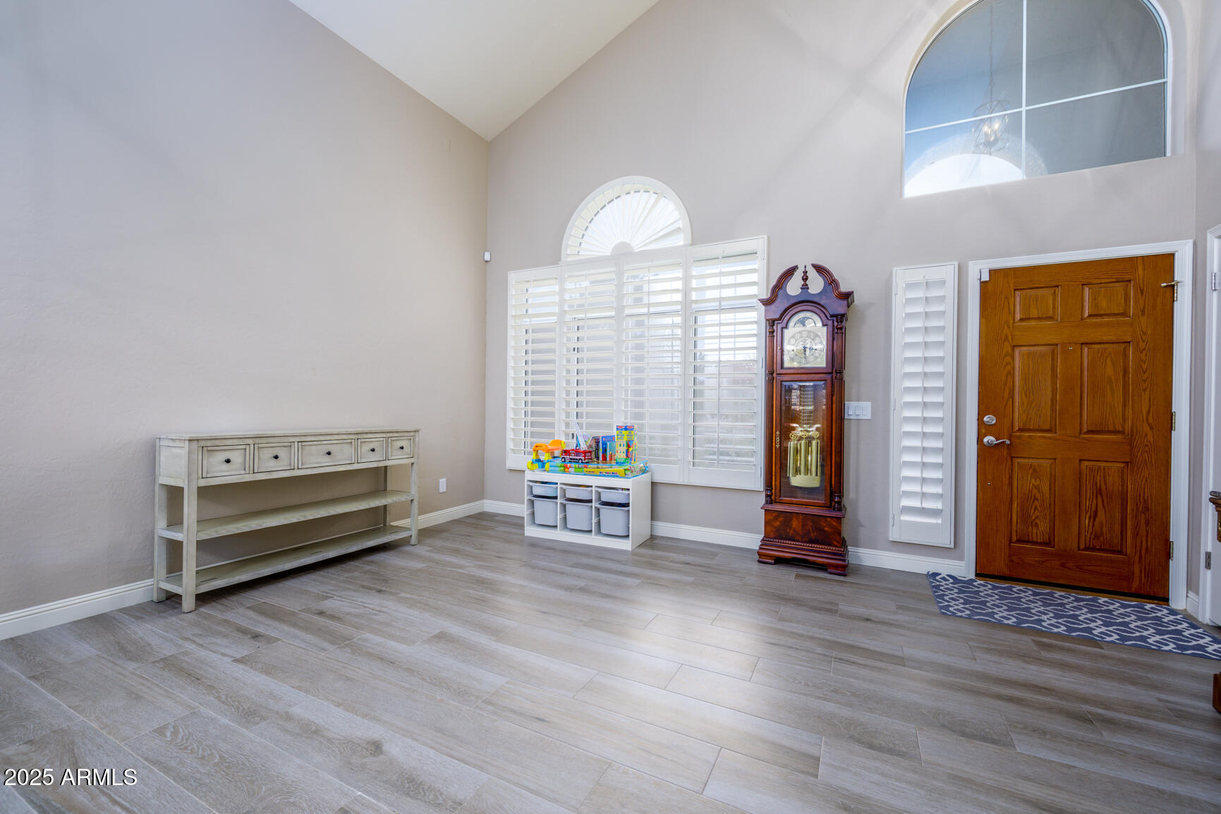 10052 E GELDING Drive