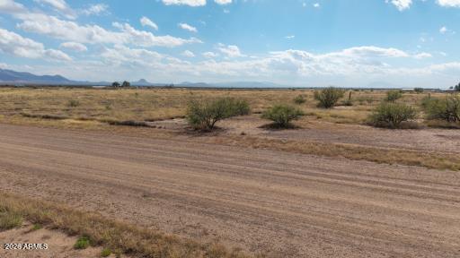 XXXX E VIA OCOTILLO -- 688