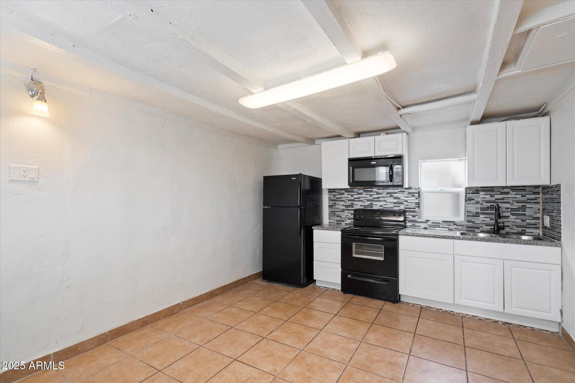 703 W 1st Place Apt 2