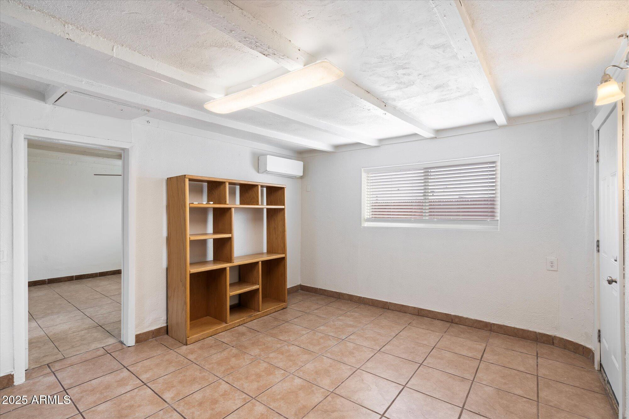 703 W 1st Place Apt 2