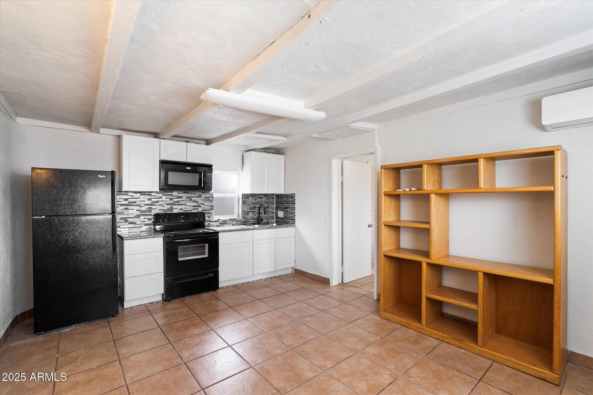 703 W 1st Place Apt 2