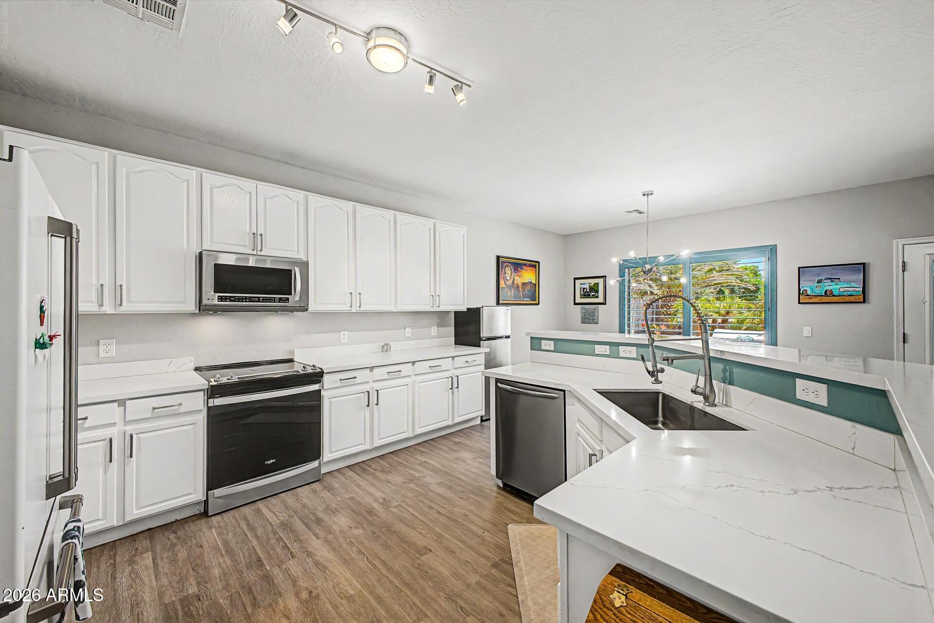 1858 N MANDEVILLE Lane
