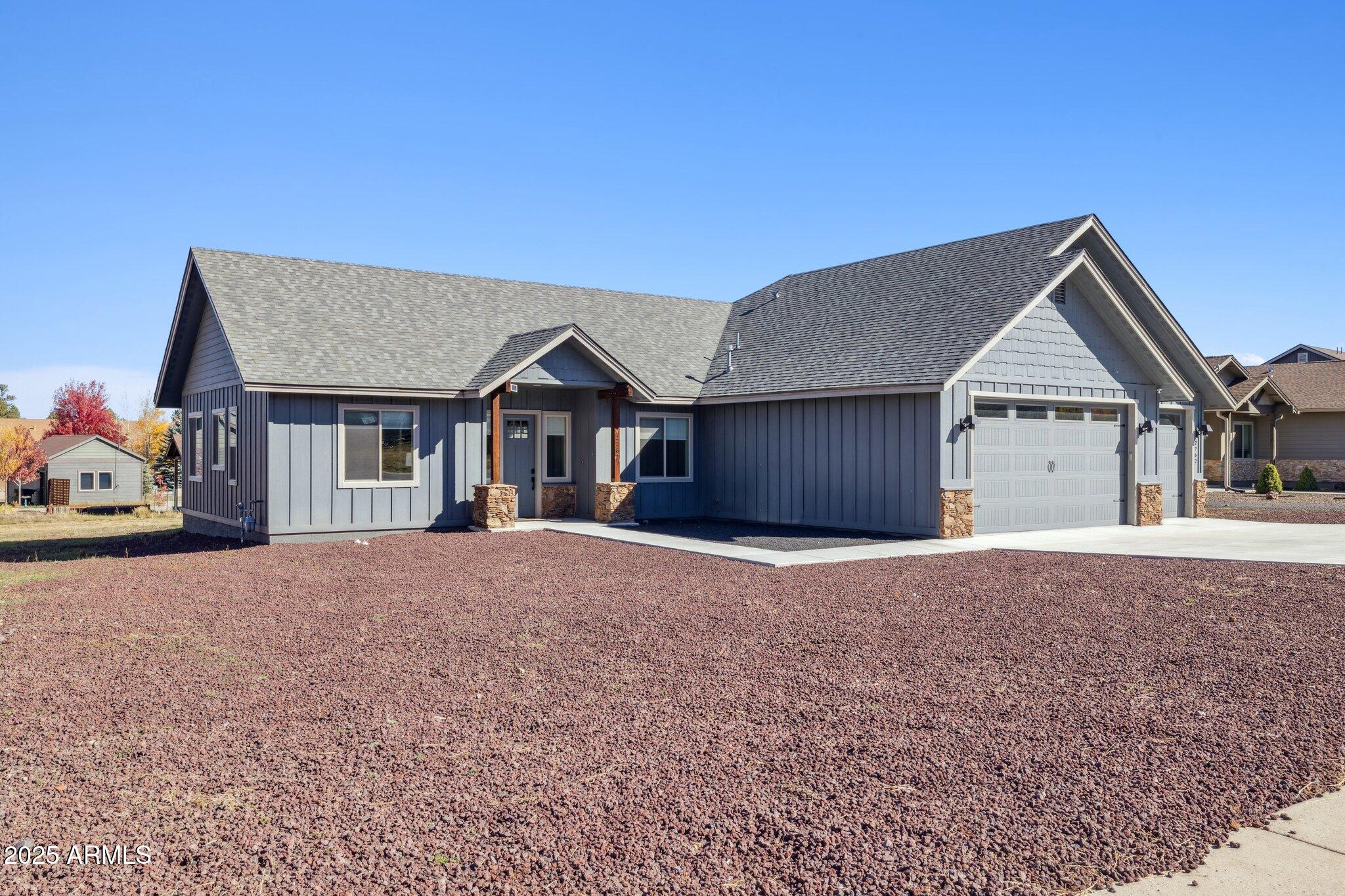 Homes for Sale in Queen Creek Arizona 1 2762 W Highland Meadows Drive 115