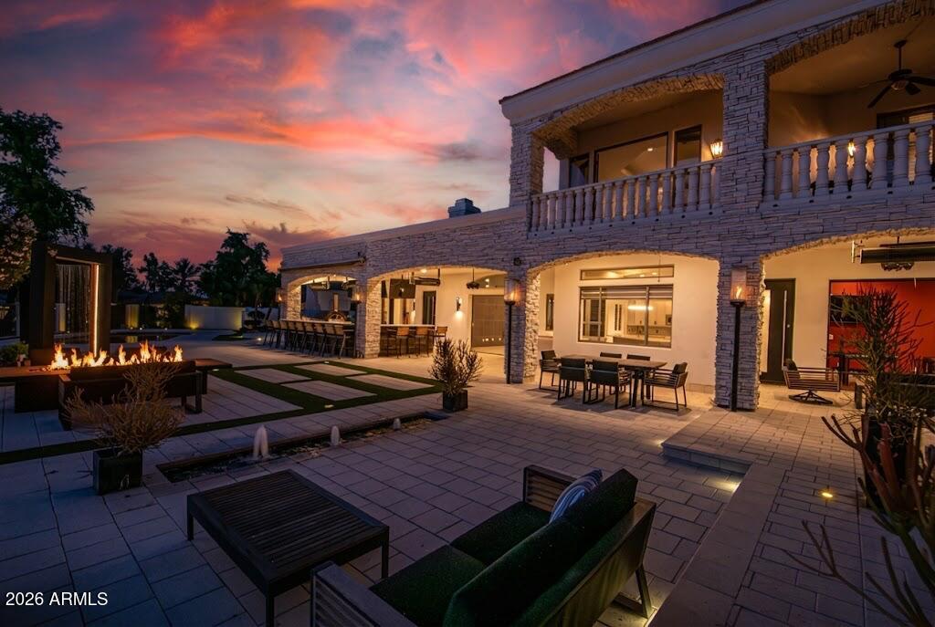 1232 W Sunrise Place