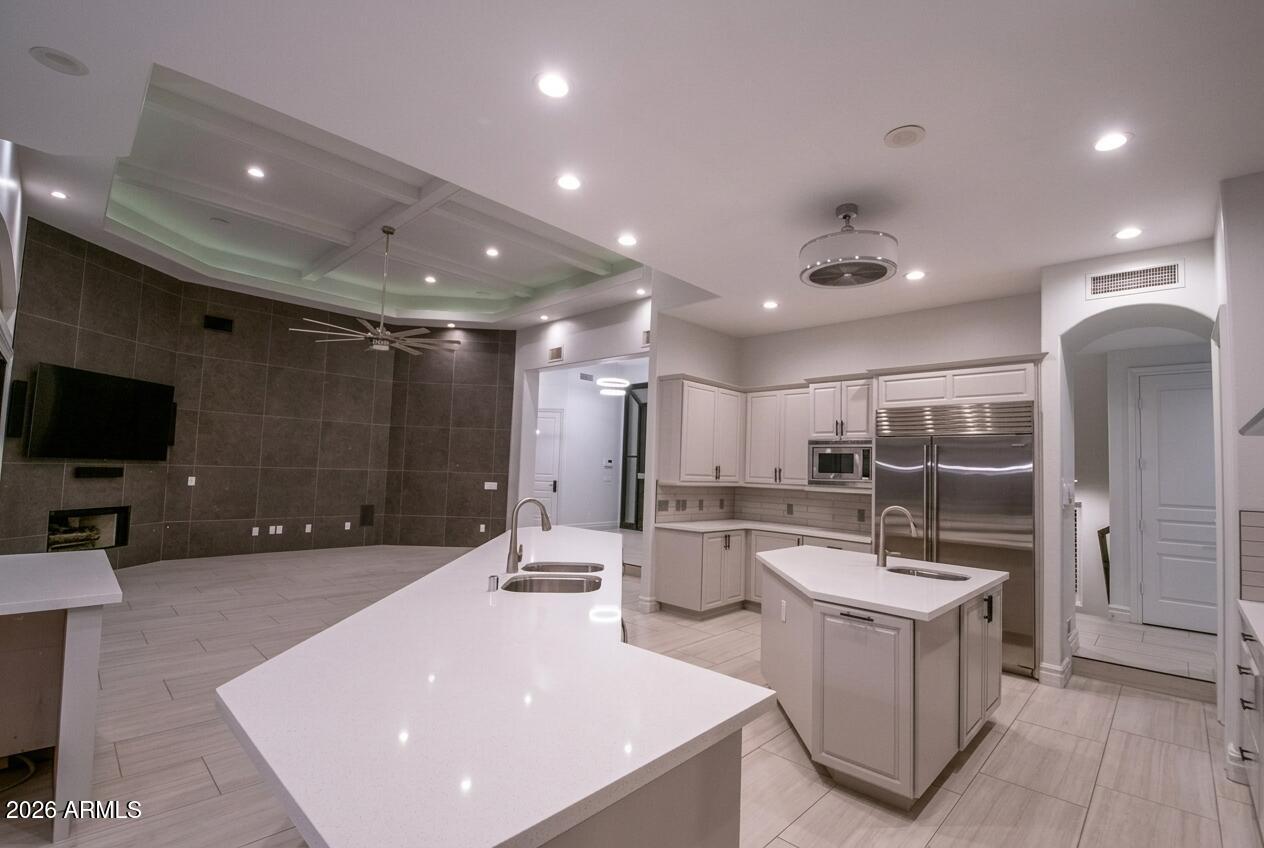 1232 W Sunrise Place