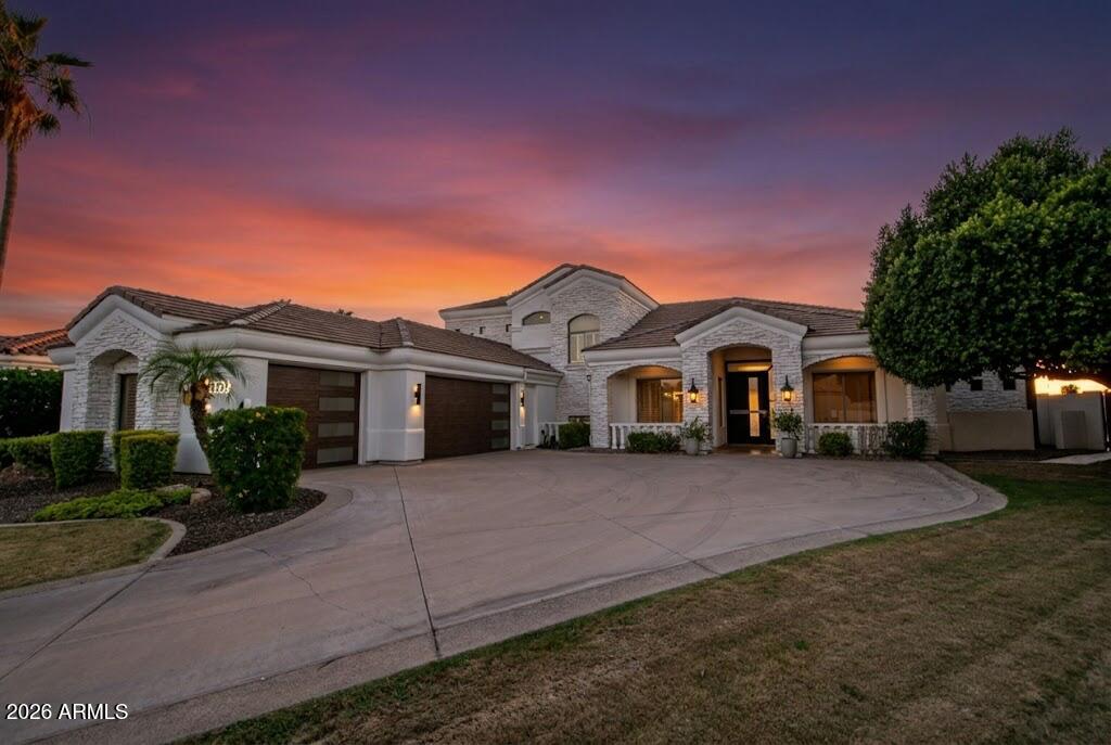 1232 W Sunrise Place