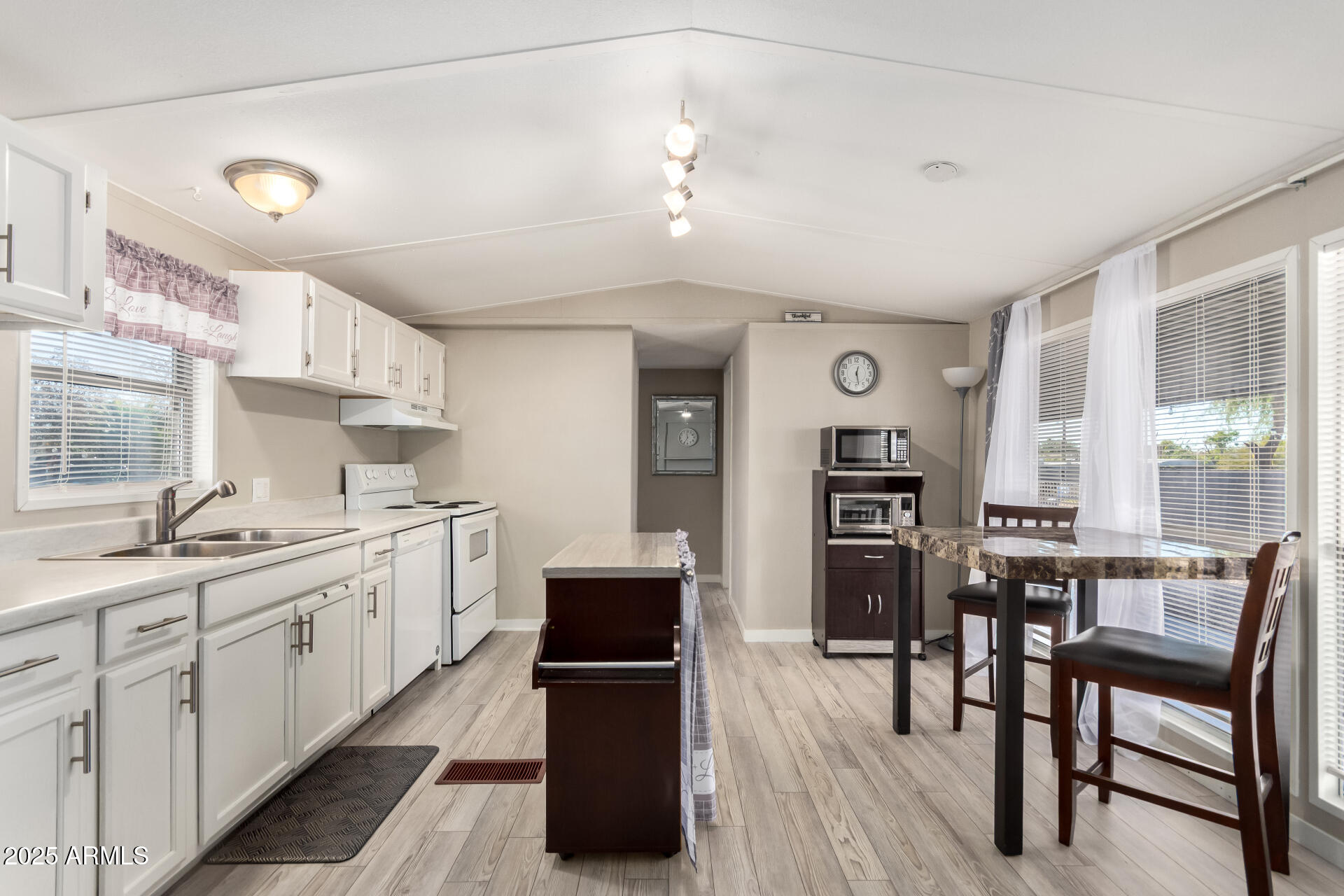 7918 E JEROME Avenue