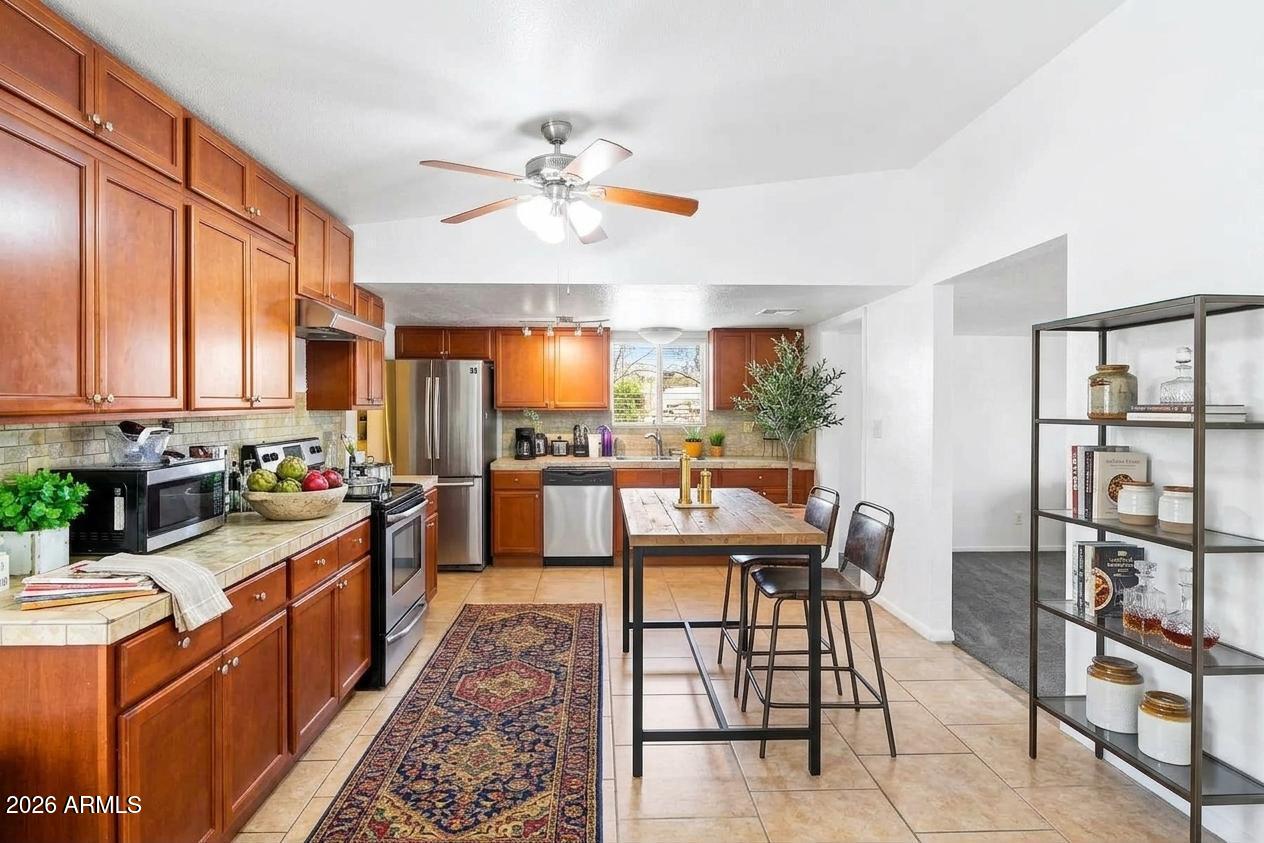 1109 E Mesquite Drive