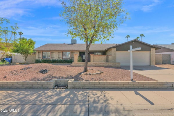 4747 W ASTER DR, GLENDALE, AZ 85304 - Image 8da5bbb6bf3d4e574e3369fc933027b2/2045757824