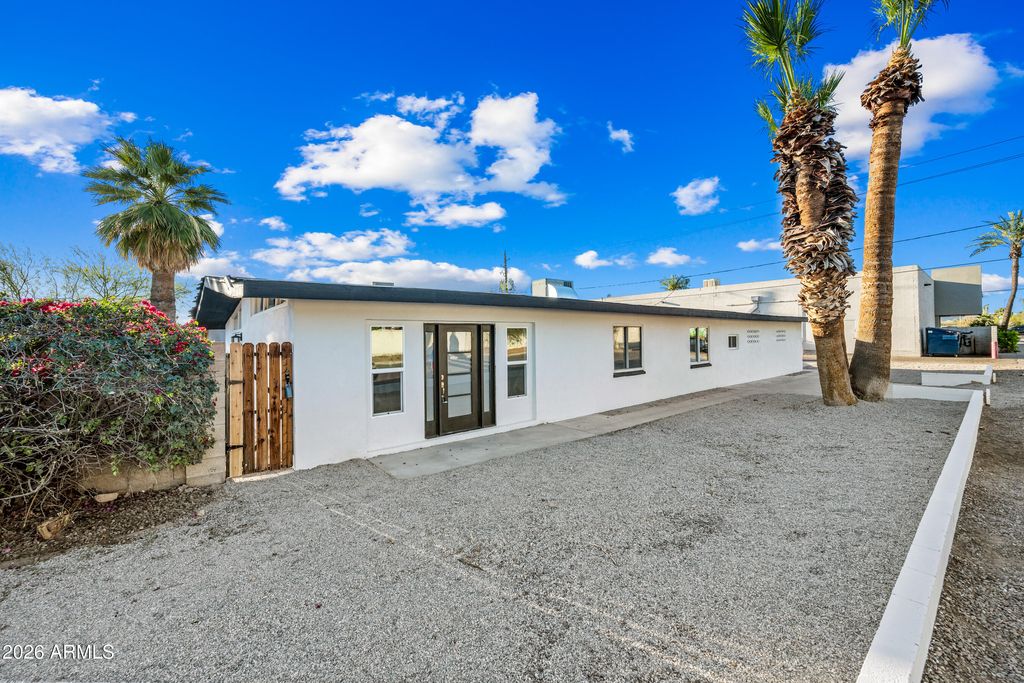 Photo of 1246 E Winter Drive, Phoenix, AZ 85020 (MLS # 6998517)