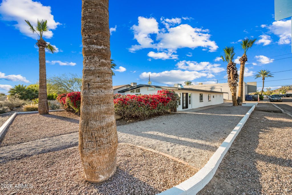 Photo of 1246 E Winter Drive, Phoenix, AZ 85020 (MLS # 6998517)