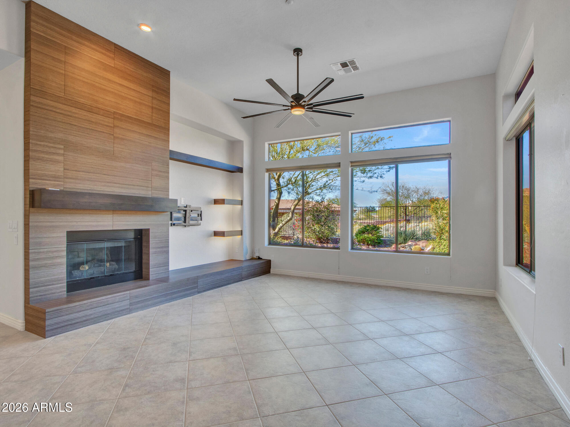 ANTHEM COUNTRY CLUB - Residential
