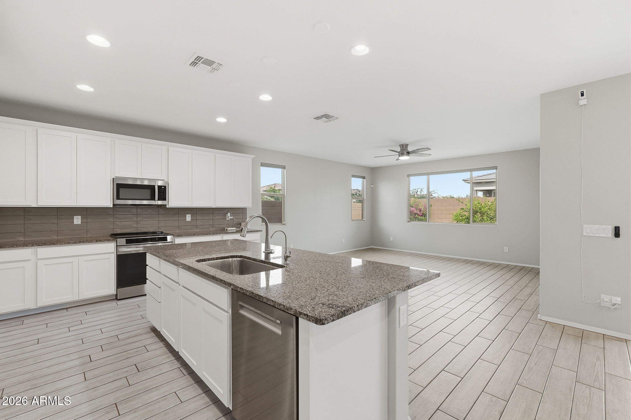 11032 W LINCOLN Street