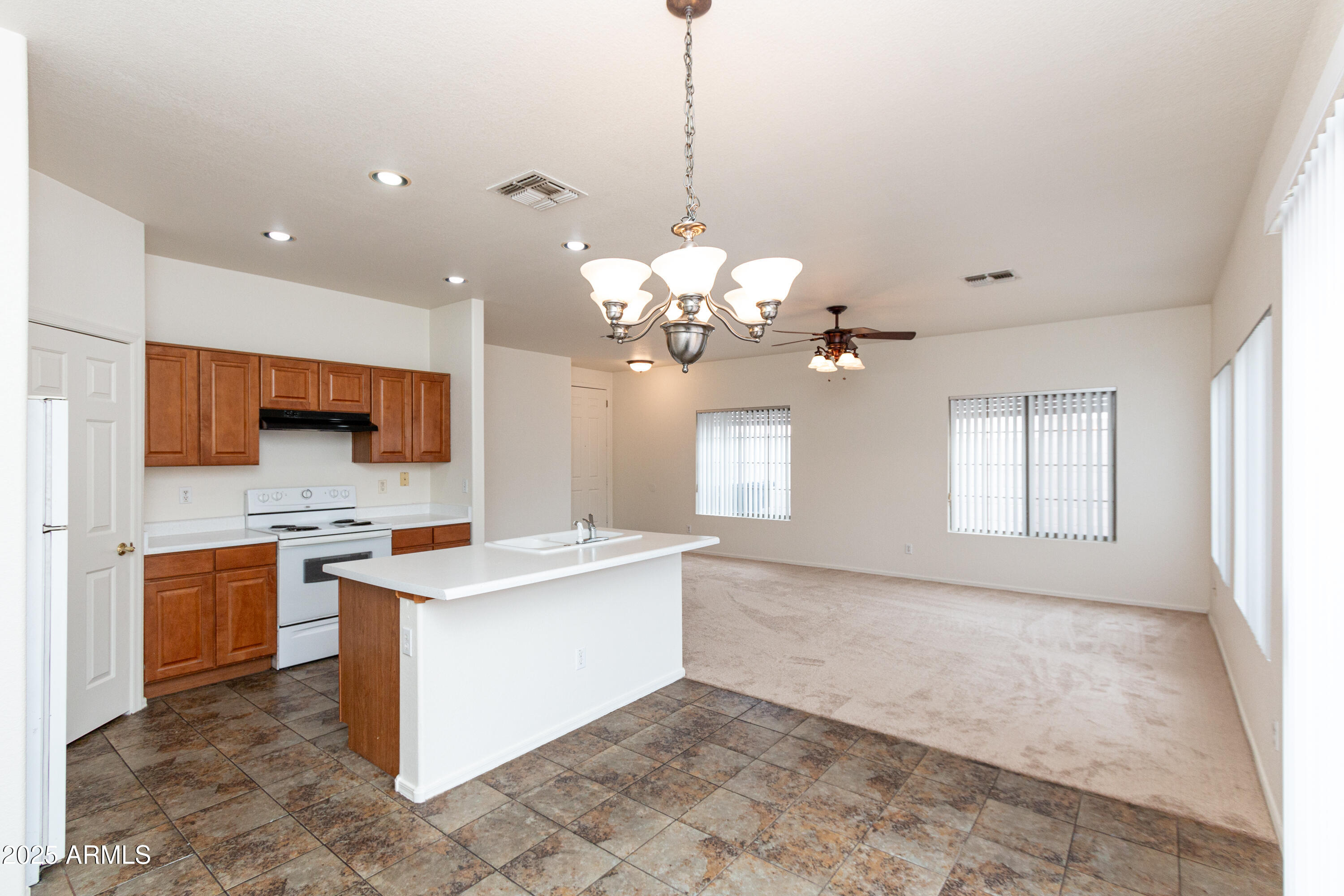 2624 E LA COSTA Drive