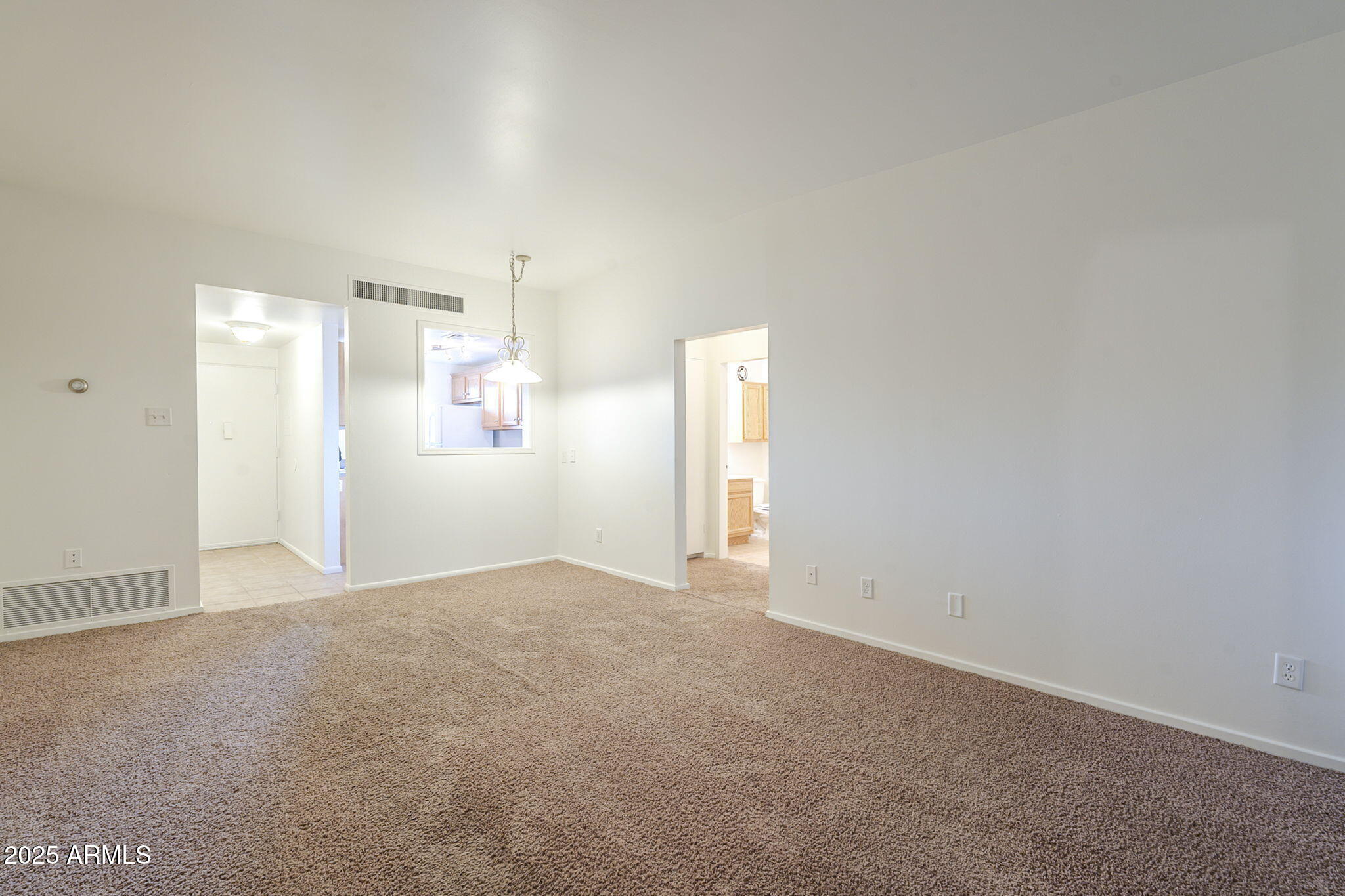 6125 E Indian School -- 270