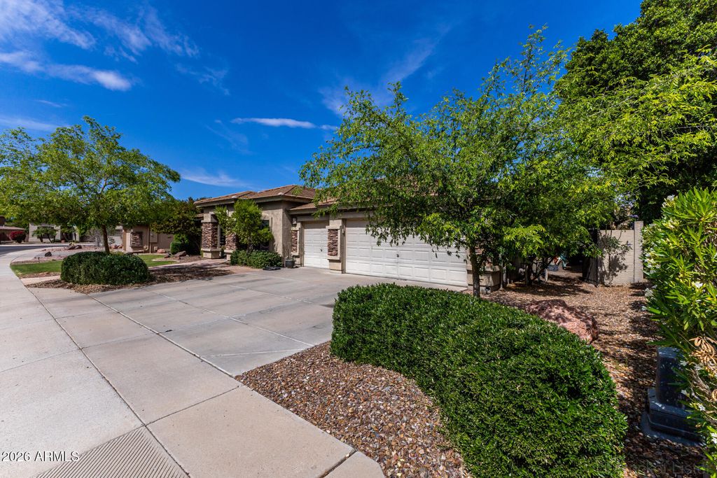 Photo of 9904 E Monterey Avenue, Mesa, AZ 85209 (MLS # 6996943)