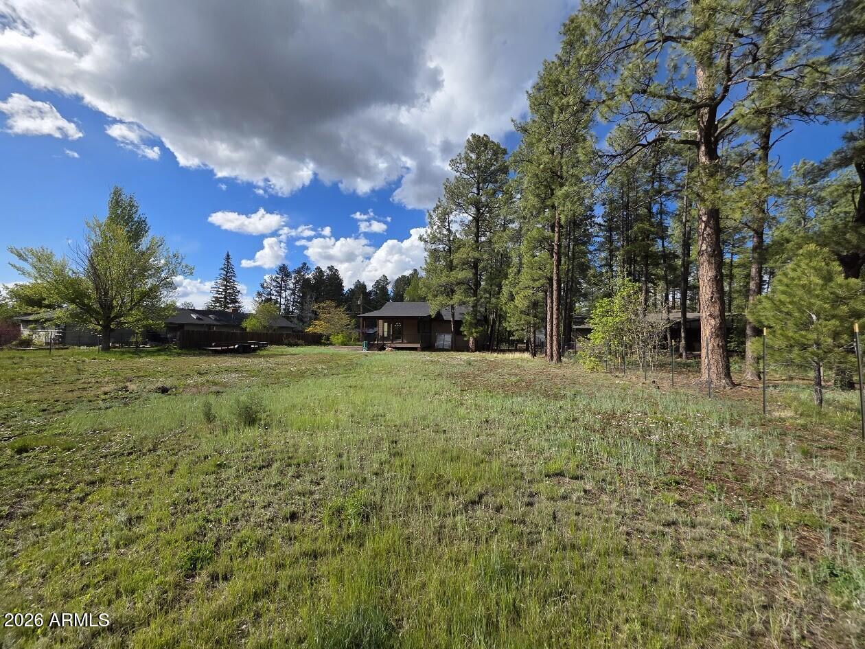 PINETOP ESTATES LOT 12 - Residential