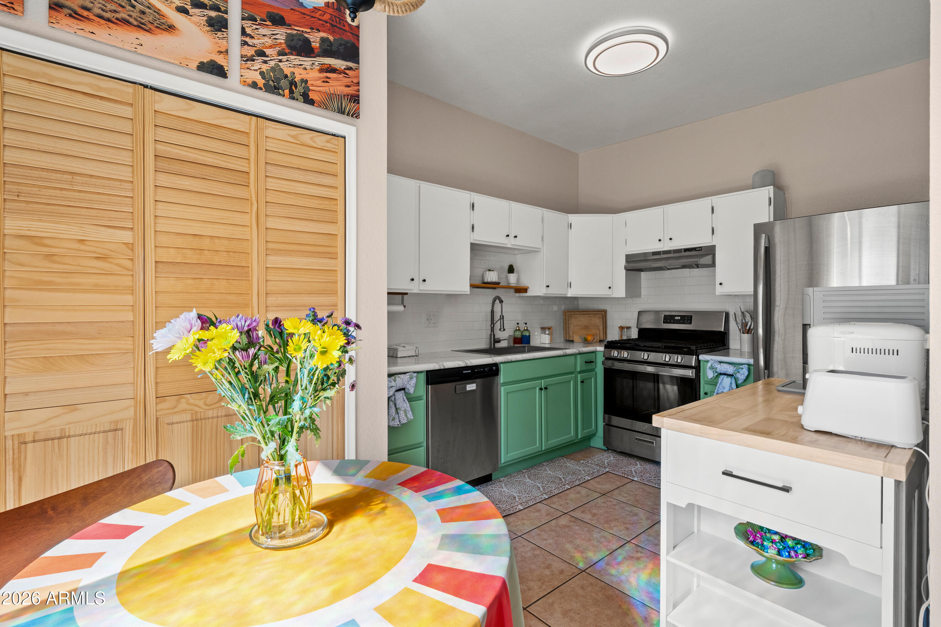 5301 DESERT SHADOWS Drive