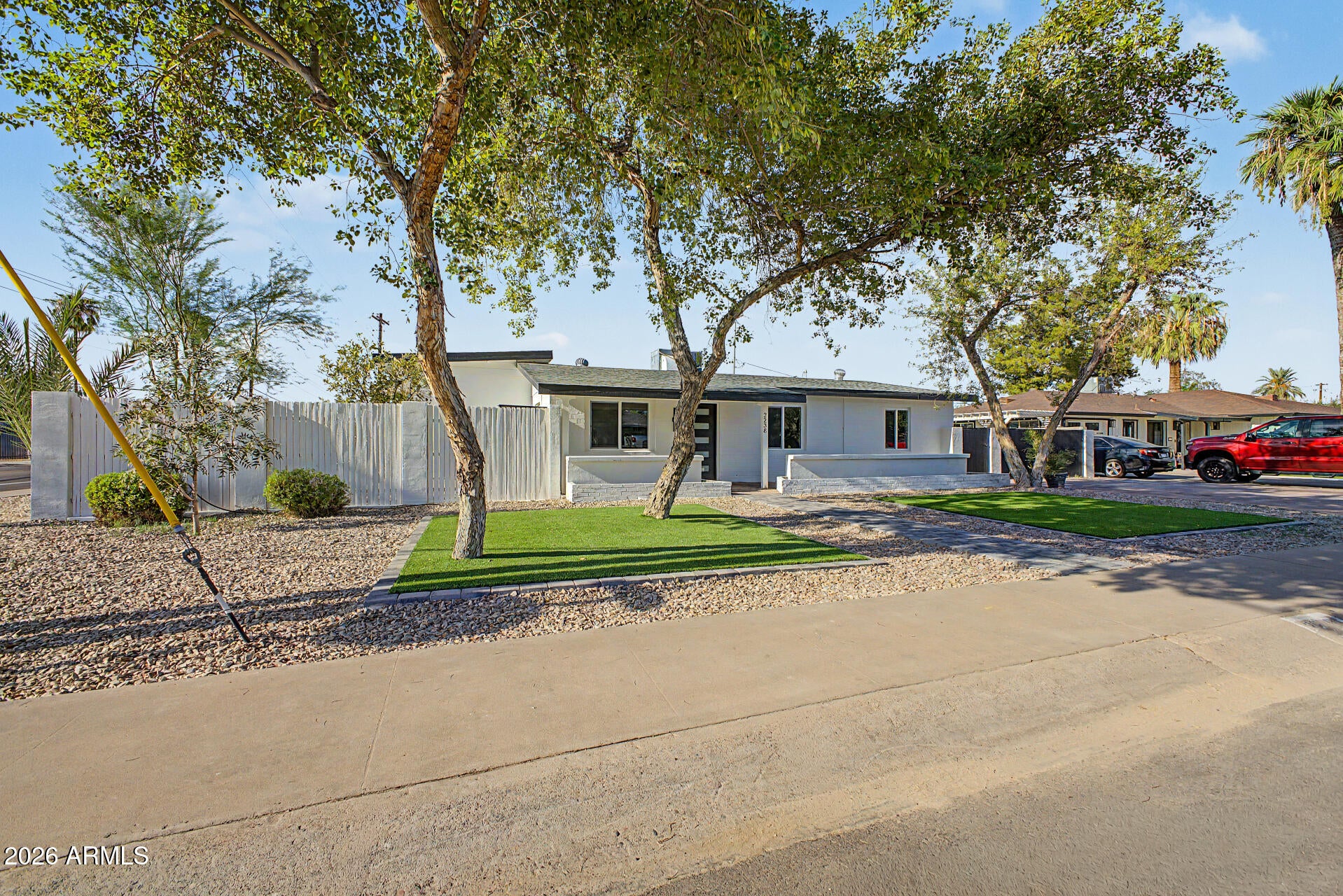 2238 W CATALINA Drive