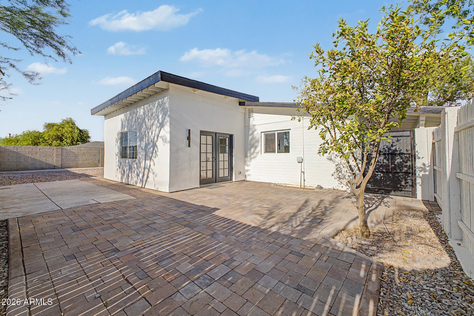 2238 W CATALINA Drive