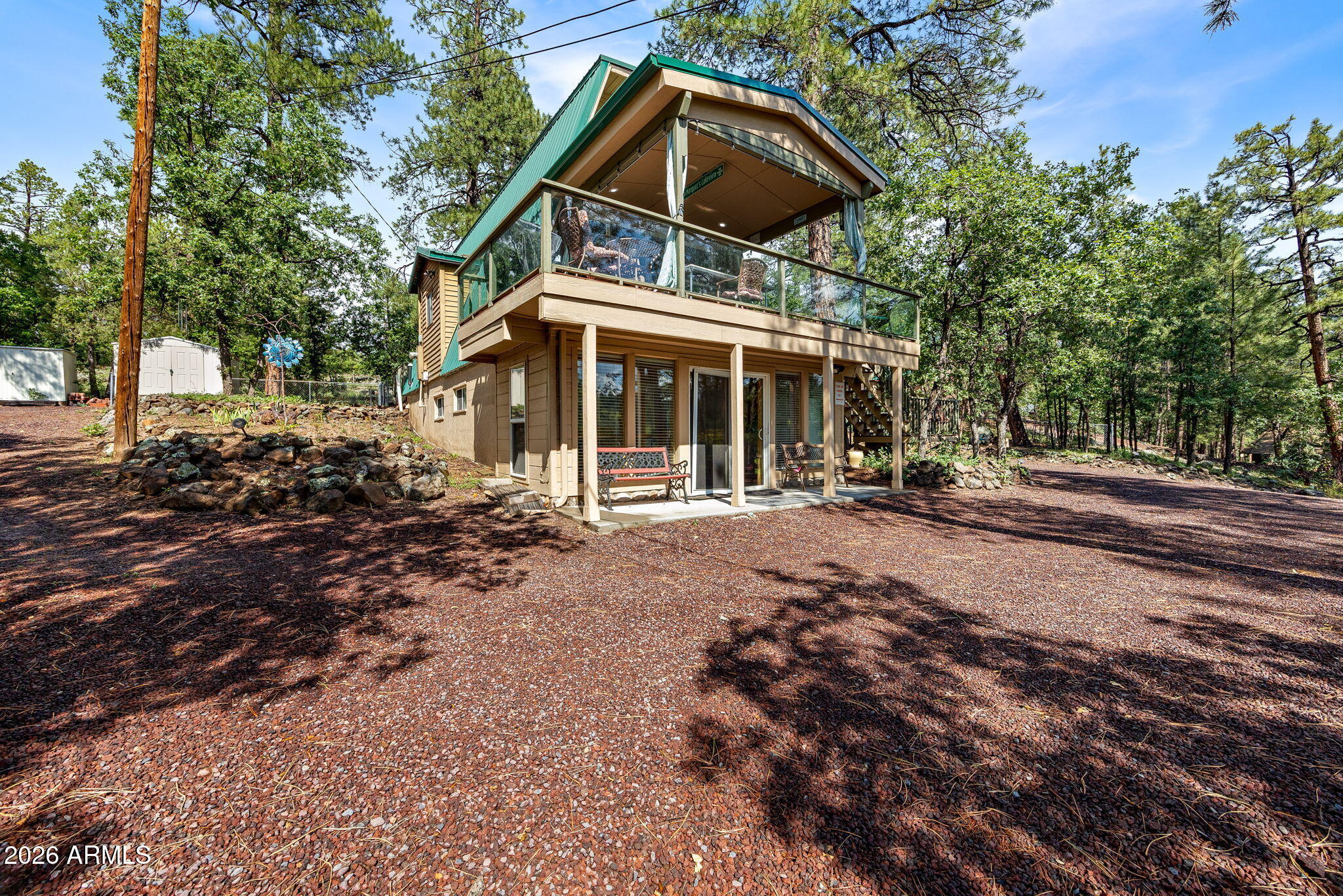 416 W ROCK Lane