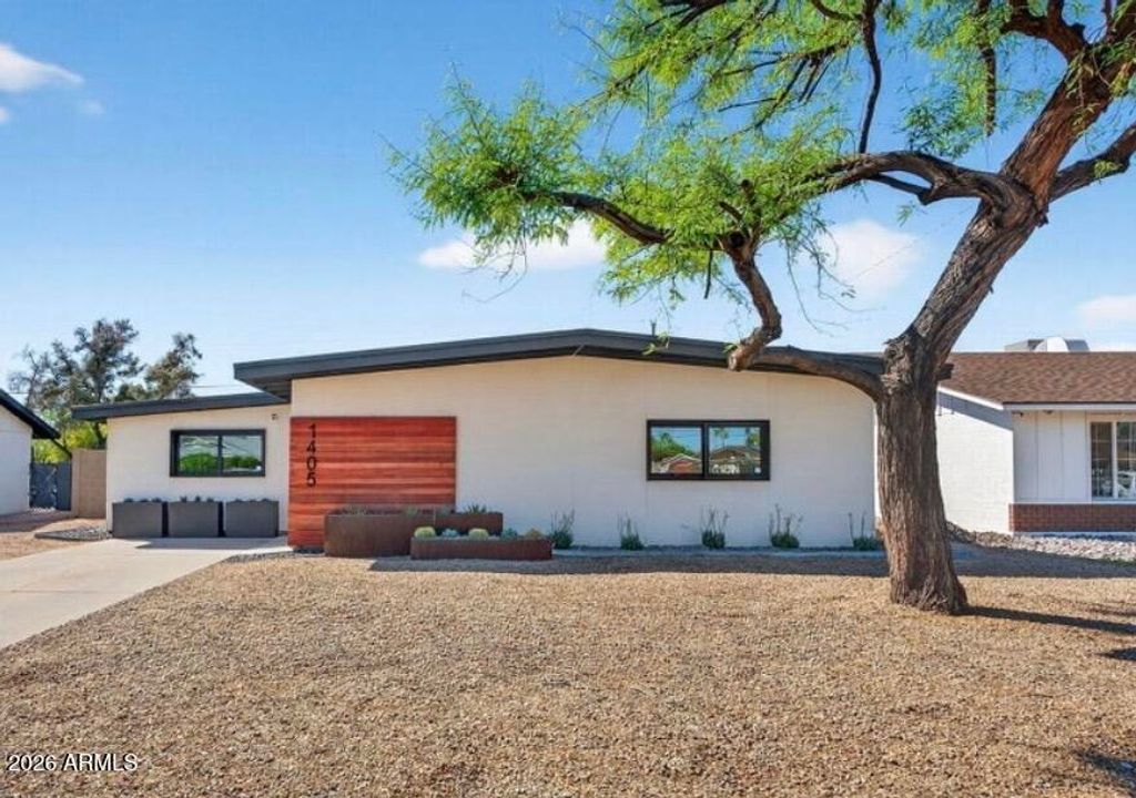 Photo of 1405 E Campus Drive Dr, Tempe, AZ 85282 (MLS # 6988336)