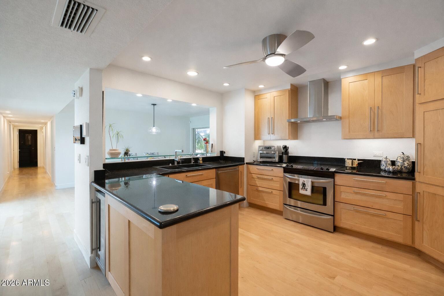 2522 E OREGON Avenue