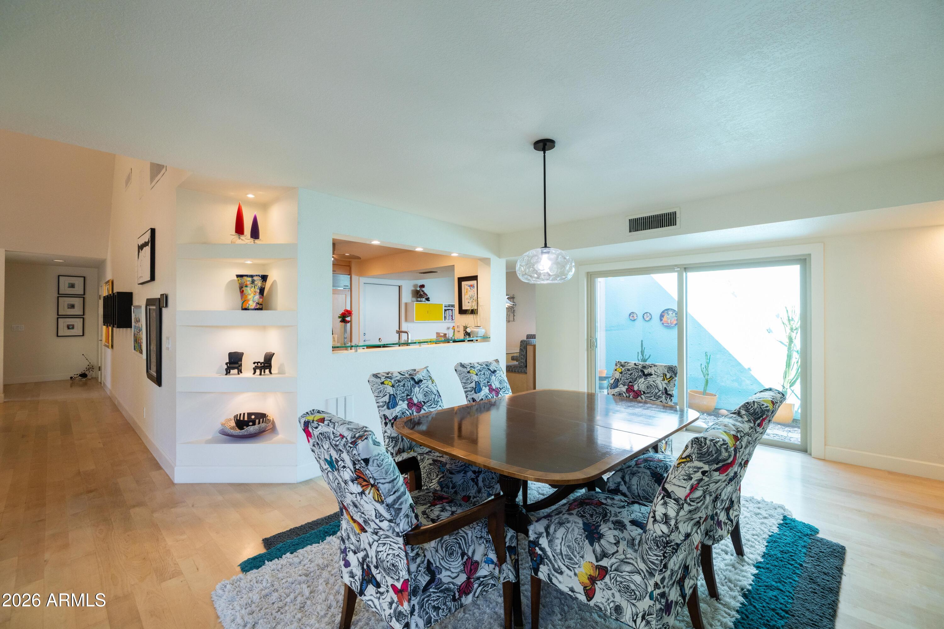 2522 E OREGON Avenue